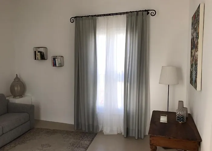 La Casa Di Bacco Oda ve Kahvaltı Alezio